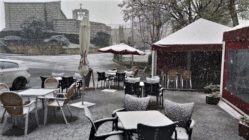 Hotel A Forxa Cafeteria Restaurante A Carballeira エクステリア 写真